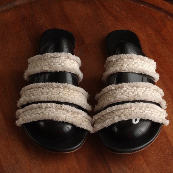 Rothy's Sandals Womens SZ 8.5 BLK White Sea Shell Fringe Slip On Slide Flat Shoe - Picture 2 of 10